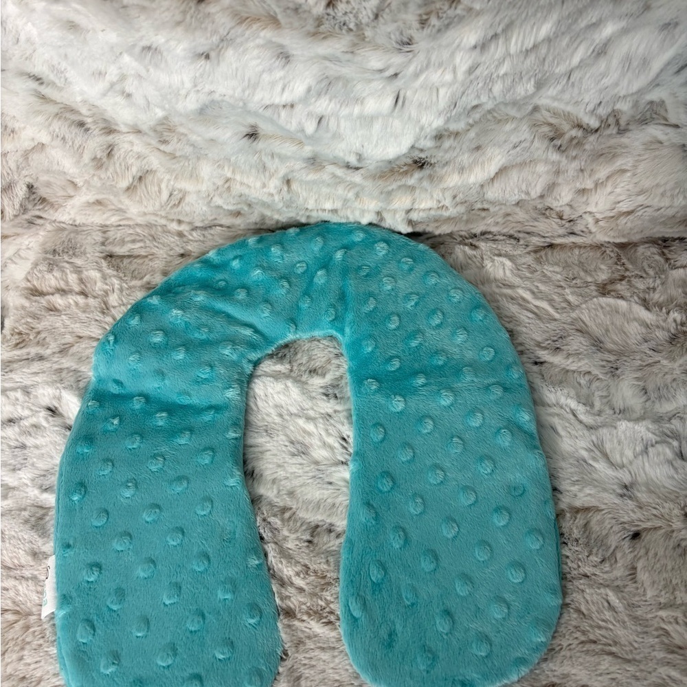 BeautiControl Teal Gel Microwaveable Neck Wrap. NWT